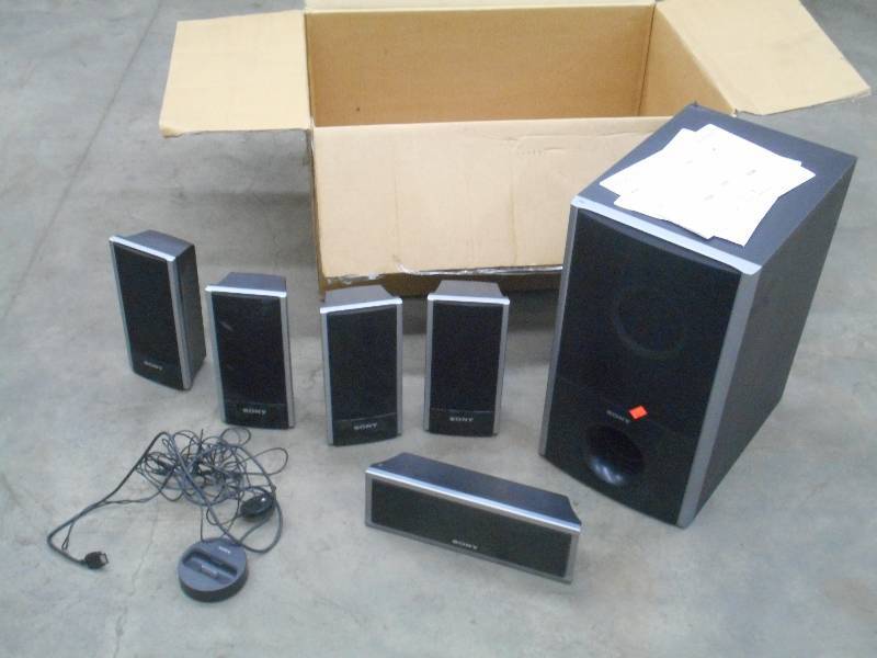 lot 58 image: Sony Surround Sound Speaker System ...