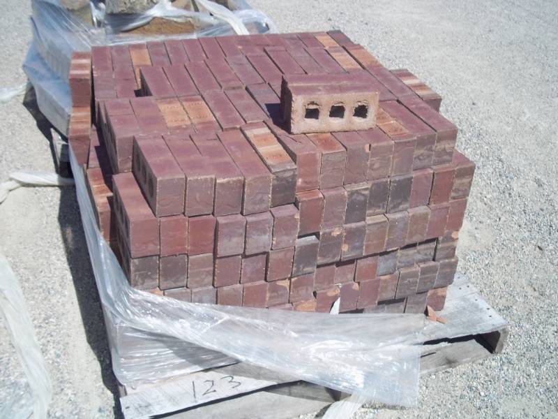 Brick Dakota Common