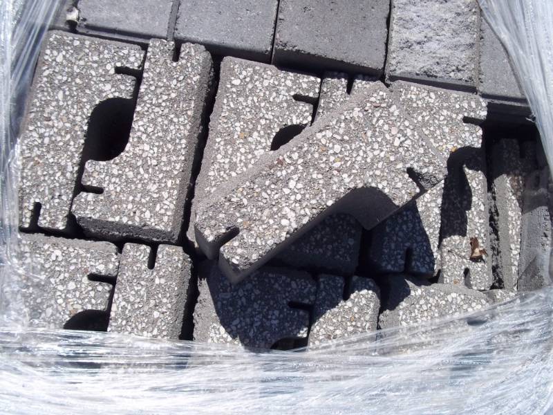 Moderra Brick - Charcoal smooth face
