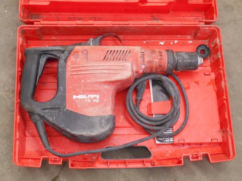 lot 7 image: Hilti TE70 Commercial Hammer Drill,...
