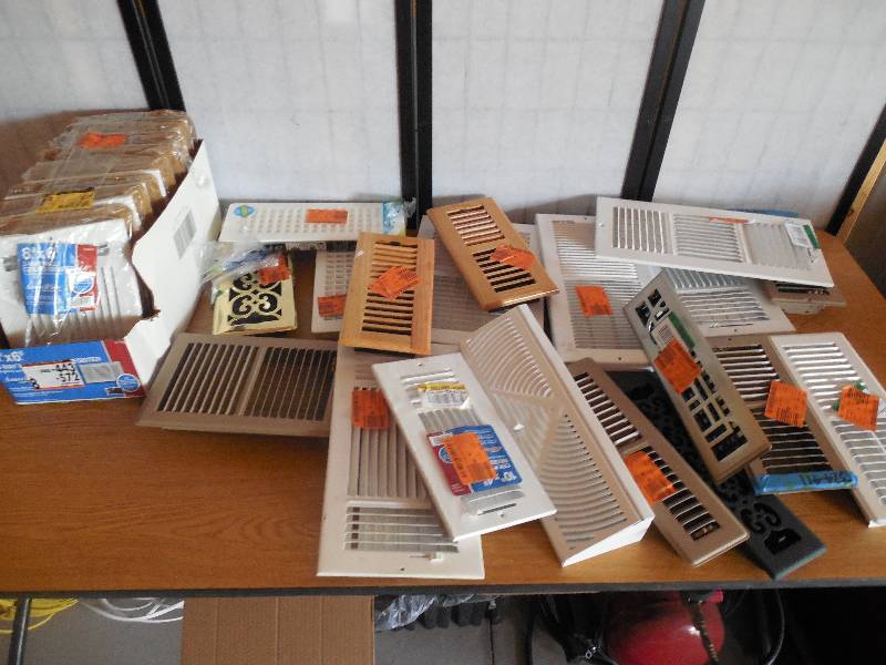 BOX LOT OF REGISTER VENTS