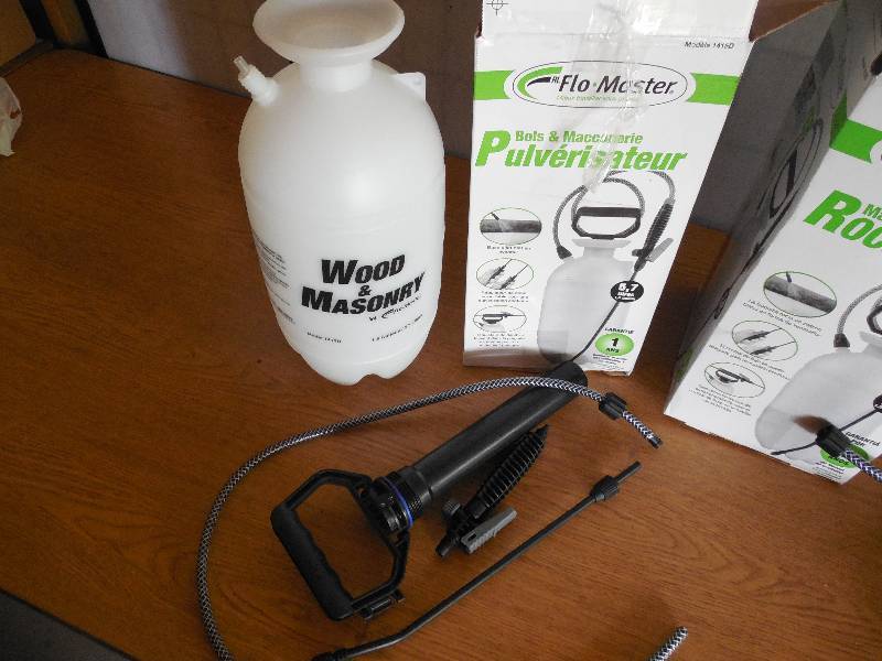 (2) FLOW MASTER SPAYERS