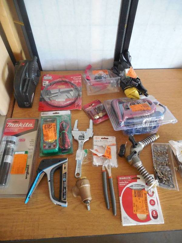 TOOL LOT
