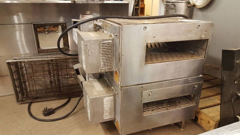 Lot of (2) Commercial Pizza Ovens w (1) Conveyor Each Including 1) Metro Restaurant Ovens AND 1) Lincoln IMPINGER