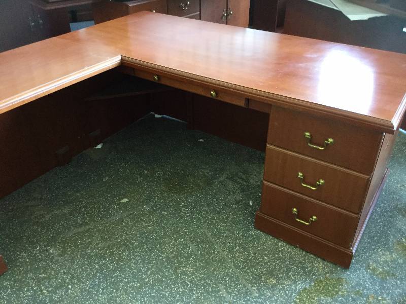 Corner Desk