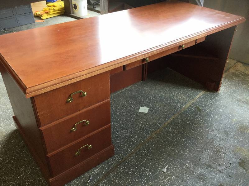 Single Desk