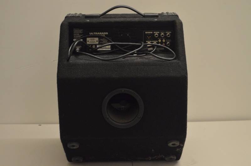 lot 3 image: Behringer Ultrabass BX1200