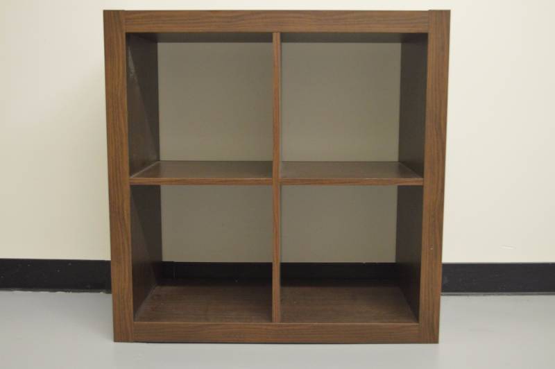 lot 5 image: Wooden Cubicle Book Shelf