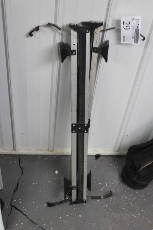 lot 29 image: Lot of (2) Roof Racks