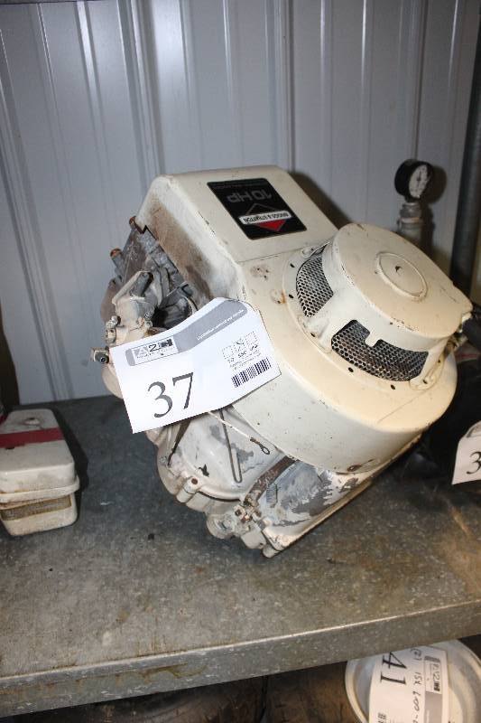 lot 37 image: Briggs & Stratton 10 hp Completely Rebuilt Motor