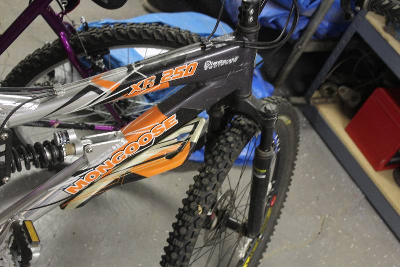 Mongoose xr250 on sale mountain bike