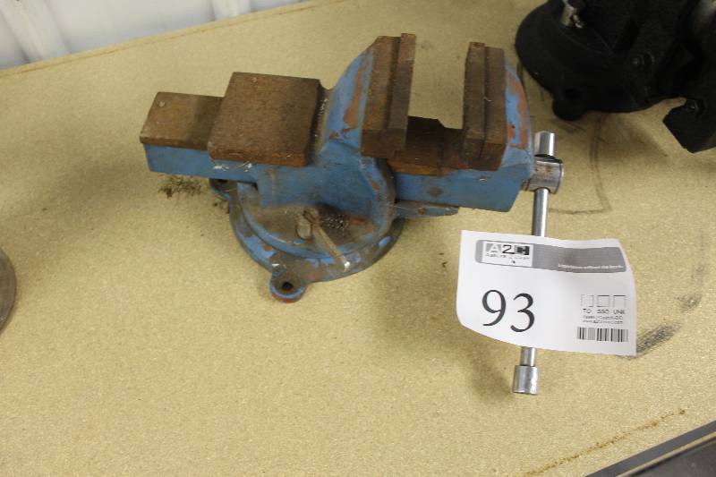 lot 93 image: Bench Vise