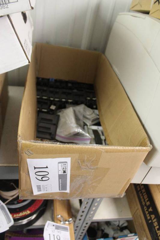 lot 109 image: Box Lot of Circuit Breakers