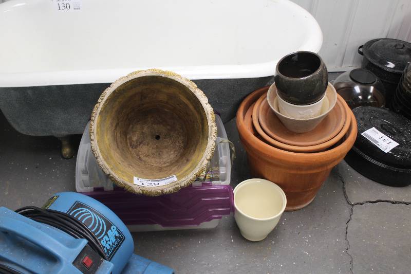 lot 129 image: Lot of Garden Pots