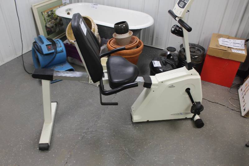 lot 127 image: Vision Fitness Stationary Exercise Bike