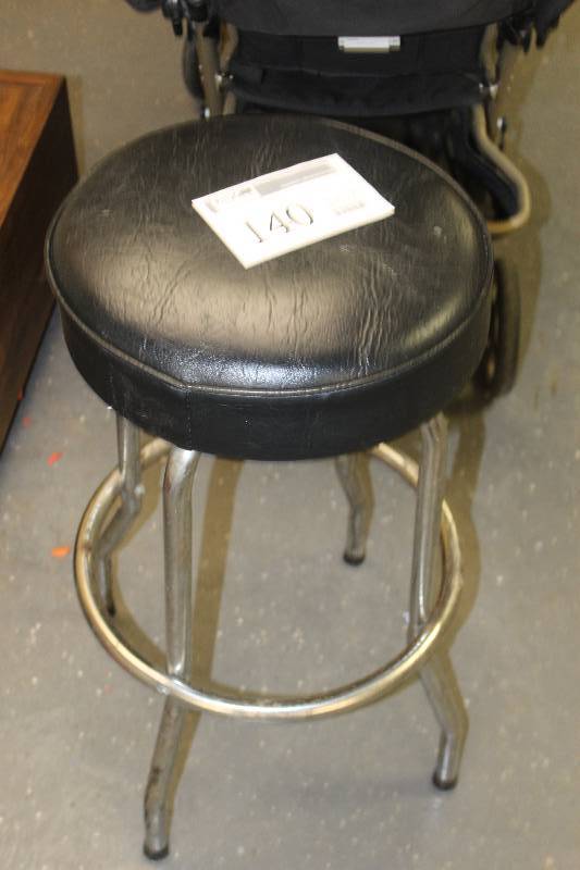 lot 140 image: Bar Stool