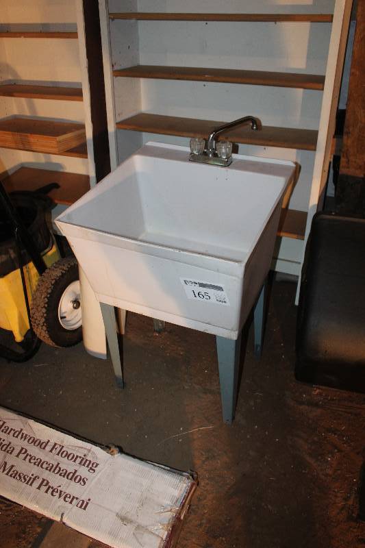lot 165 image: Utility Wash Basin w Fixtures