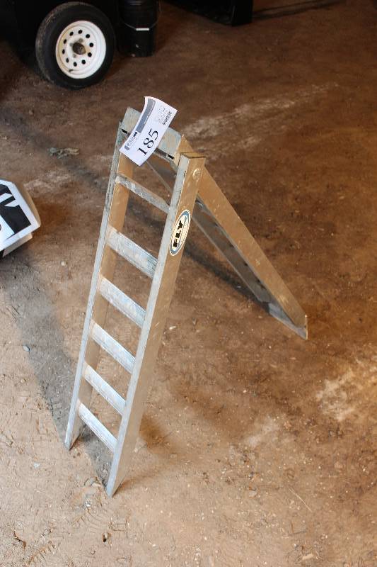 lot 185 image: Fly Racing Folding 92 Ramp