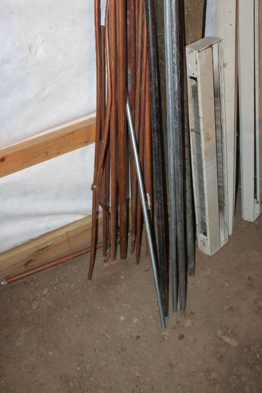 lot 180 image: Lot of CopperMetal Poles