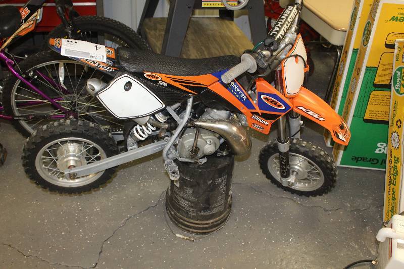 lot 4 image: 2001 KTM 65SX 2 Stroke Kick Start OrangeBlueBlack KTM Dirt Bike