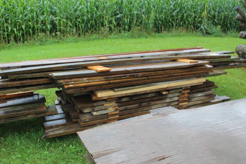 lot 197 image: Lot of 2x6s - mostly Green treated