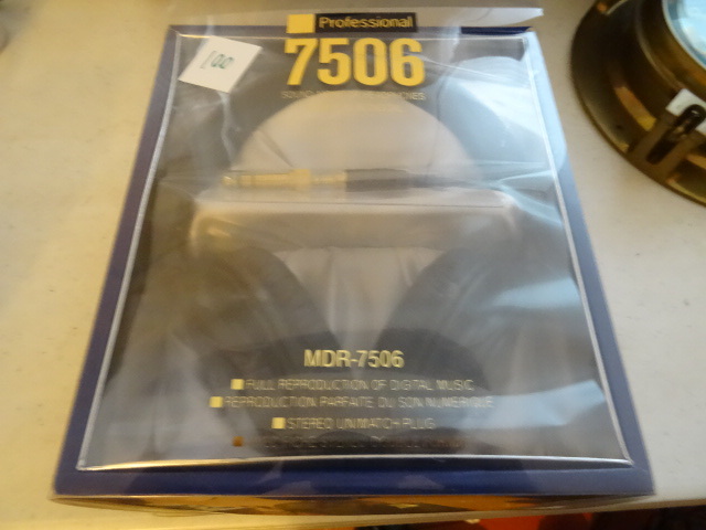lot 100 image: Sony Professional Sound Monitor HPhones