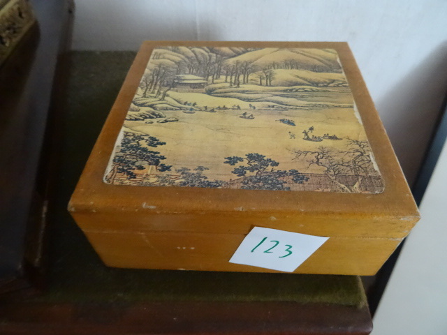 lot 123 image: Vintage Wood Box