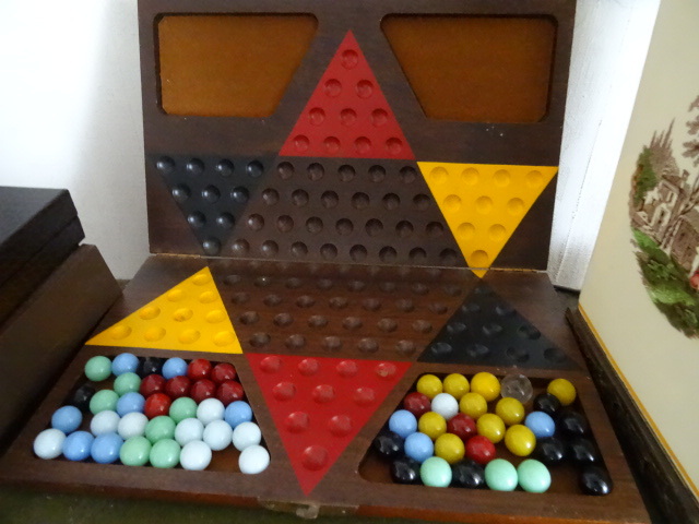 lot 125 image: Vintage Parcheesi Game