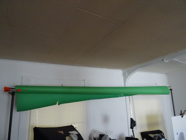 lot 141 image: Green Screen Backdrop 2 Tripods