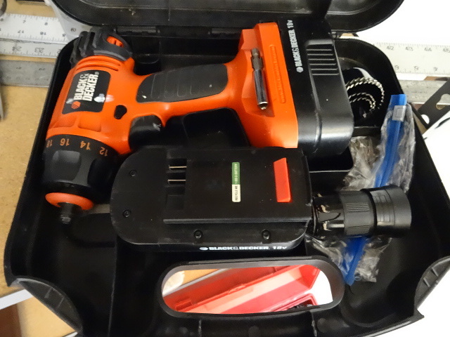 lot 167 image: Black and Decker 18 Volt Cordless Drill