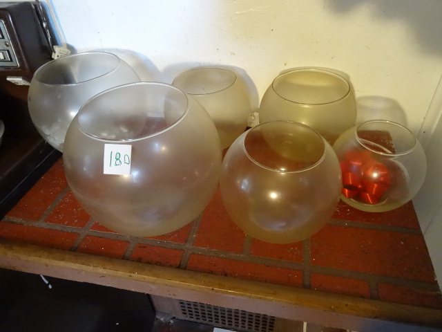 lot 180 image: Misc Glass Fish Bowls Qty 6