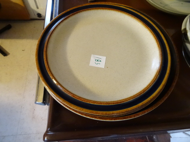 lot 183 image: International Suncraft Plates