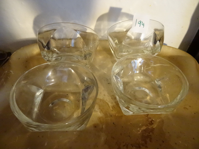 lot 194 image: 4 Glass Ice Cream Dishes
