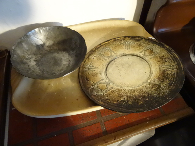 lot 196 image: Hand Hammered Pewter Bowl.