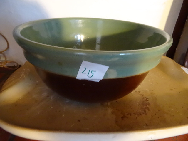 lot 215 image: # 10 Red Wing Bowl