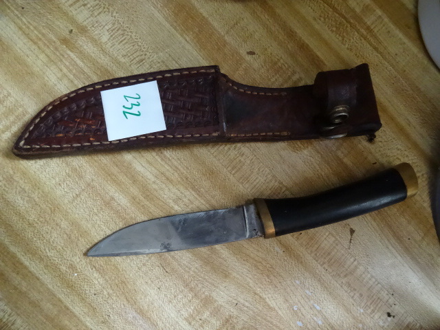 lot 232 image: Vintage Browning Knife