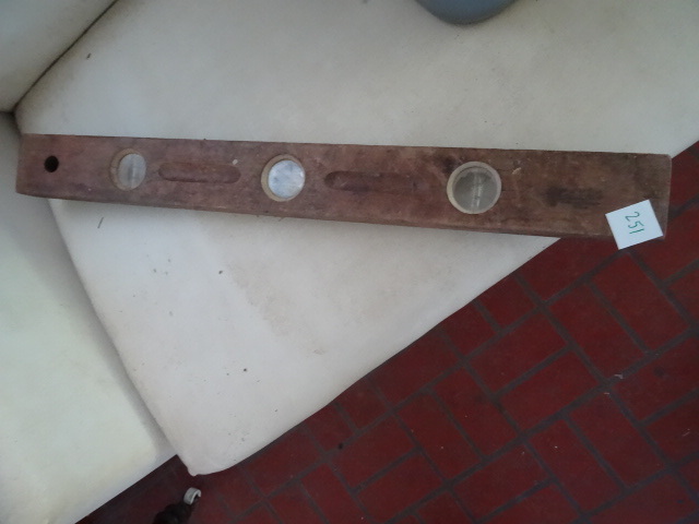 lot 251 image: Mates Vintage Wood Level 24