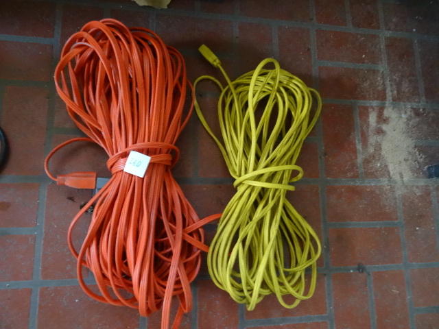 lot 260 image: 2 Extension Cords