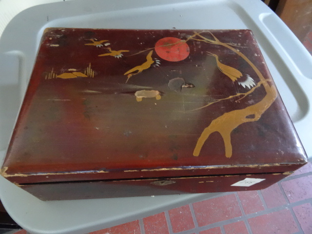lot 266 image: Vintage Wood Box 12 X 8 X 4