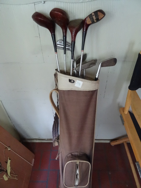 lot 279 image: Vintage Golf Club Set Wilson
