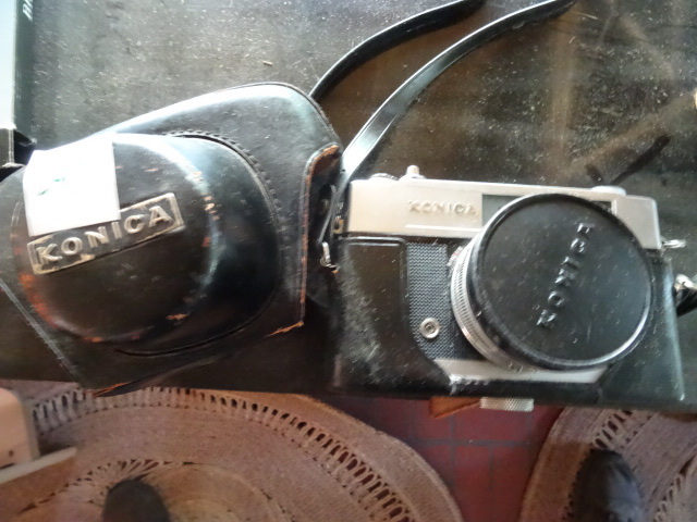 lot 297 image: Konica Auto S2 35mm Camera