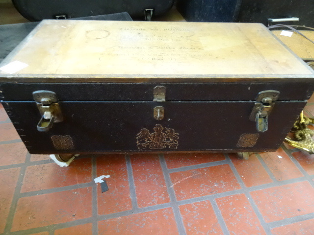 lot 316 image: Small Vintage Chest on Wheels