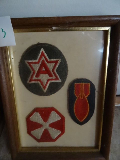 lot 323 image: Vintage Army Patches Sixth Army Pacific Theatre