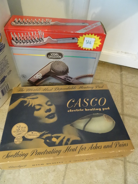 lot 326 image: Vintage Casco Electric Heating Pad