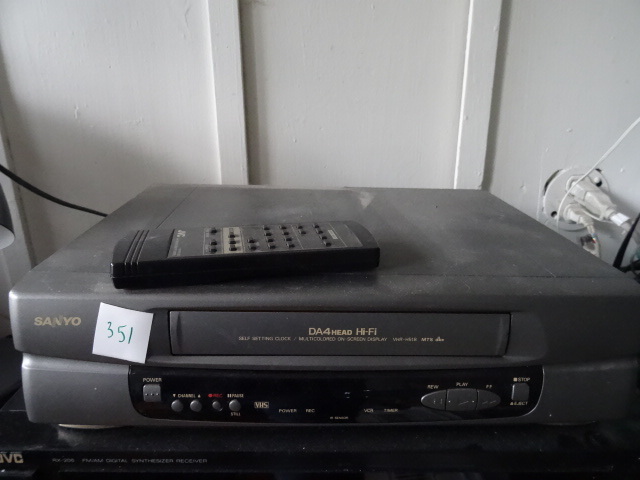 lot 351 image: Sanyo VHS Player VHR-H518