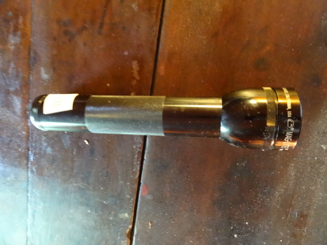 lot 362 image: 3 Battery Mag Lite Works