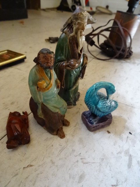 lot 391 image: Misc Asian Figurines