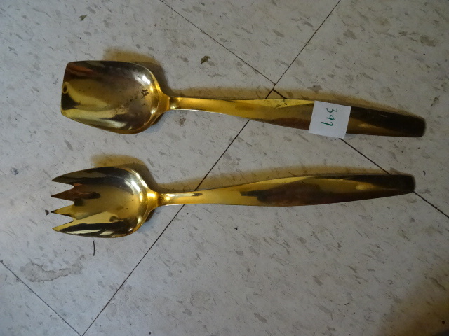 lot 397 image: Salad Serving Utensils