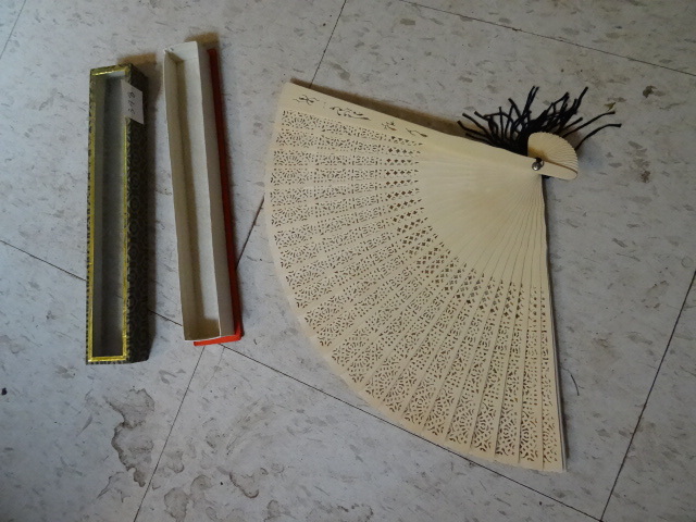lot 398 image: Vintage Wood Chinese Fan