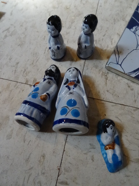lot 403 image: Ceramic Figurines